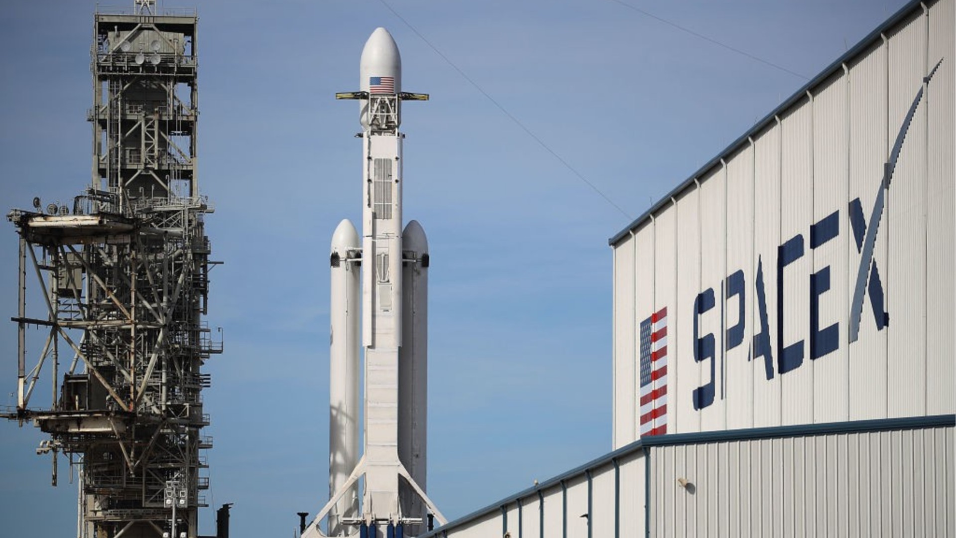 Най-голямото IPO в историята: SpaceX привлече 75 м