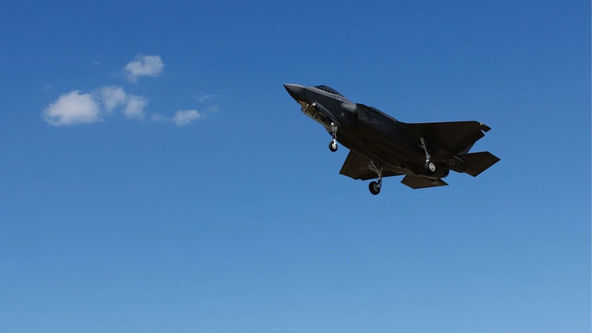 Поляците видяха новите F-35 в епична небесна церемония, Турция написа своя глава в историята на авиацията (ВИДЕО)