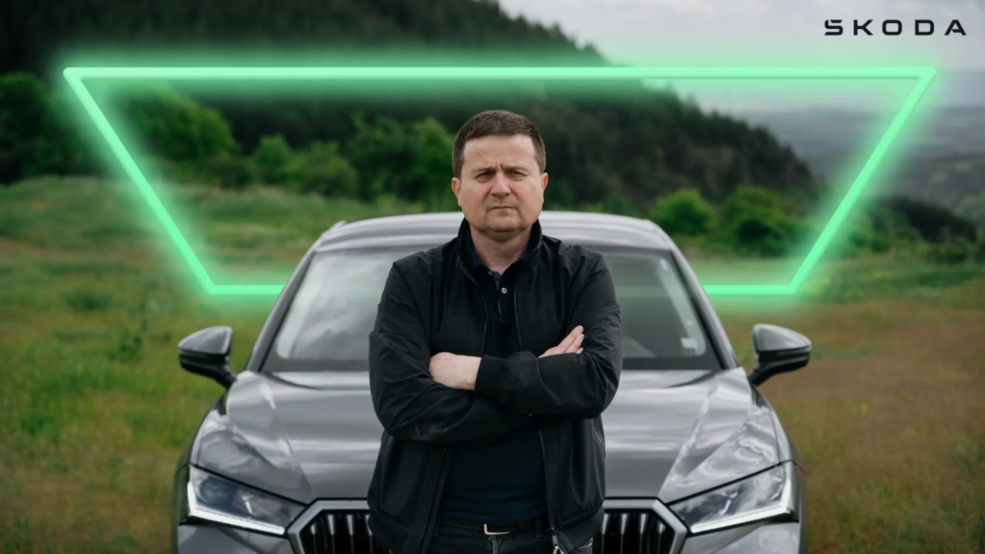 Как пътува Цветан Недялков: Китари, Škoda и вечерни светлини 