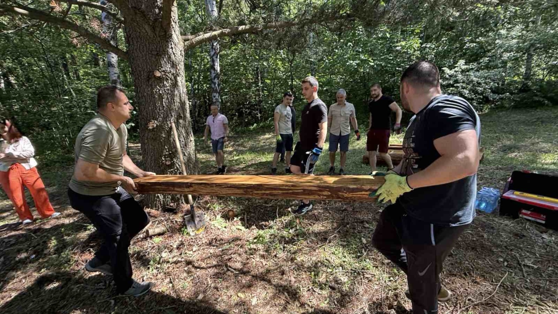 Доброволци съживиха чешма на Витоша