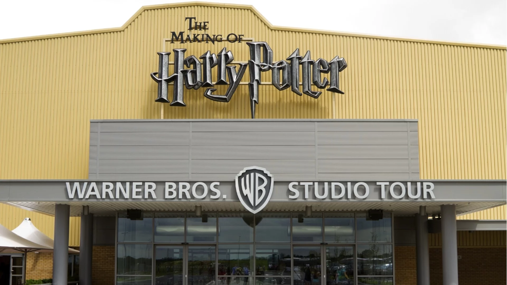 Мегасделка в Холивуд: Paramount придобива Warner Bros.