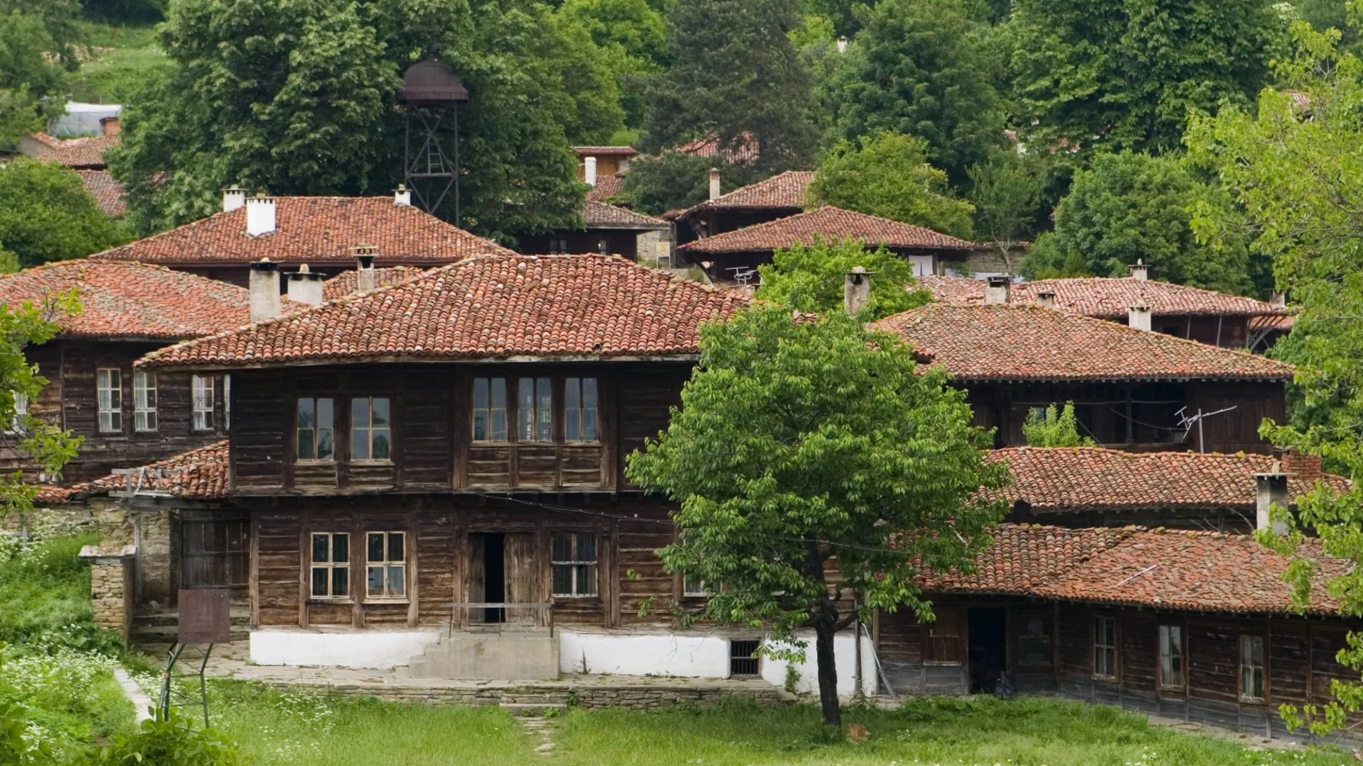 Искате къща на село? Цените започват да падат