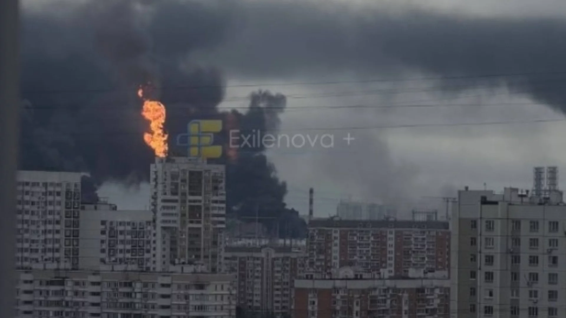 Московската рафинерия пак гори: Подпалените от Украйна руски петролни обекти нямат край (ВИДЕО)