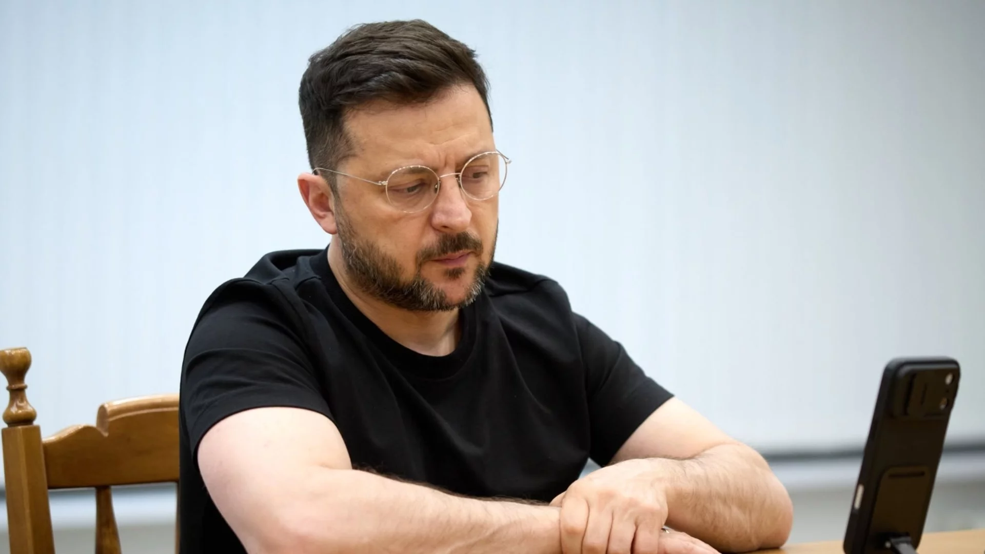 Украйна потвърди ударите в Керченския проток: ПВО системи, радари, горивни съоръжения (ВИДЕО)