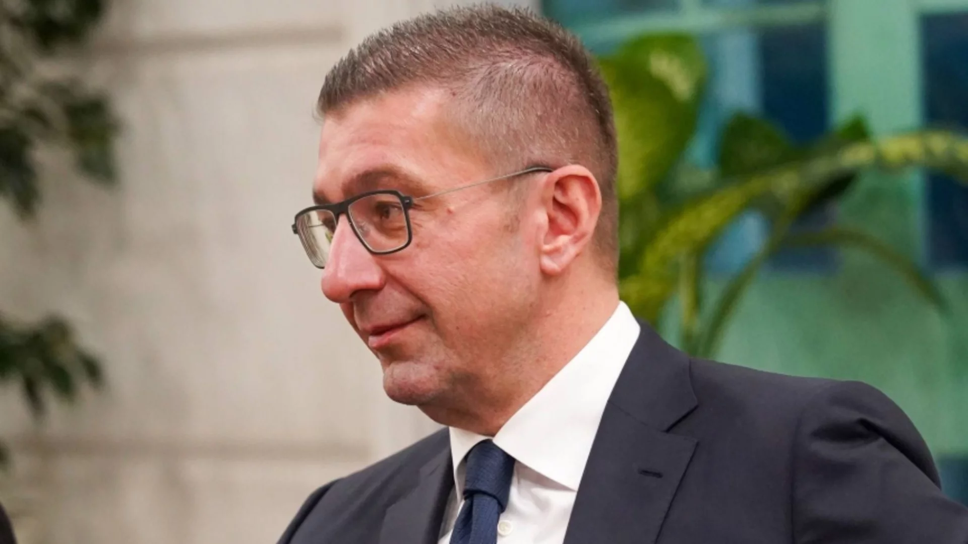 Заради България: Мицкоски се обърна към НАТО с тревога за семейството си