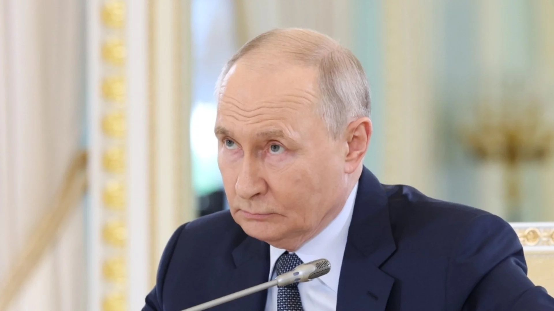 Паника в Кремъл: Смее ли Путин да проведе парламентарни избори?