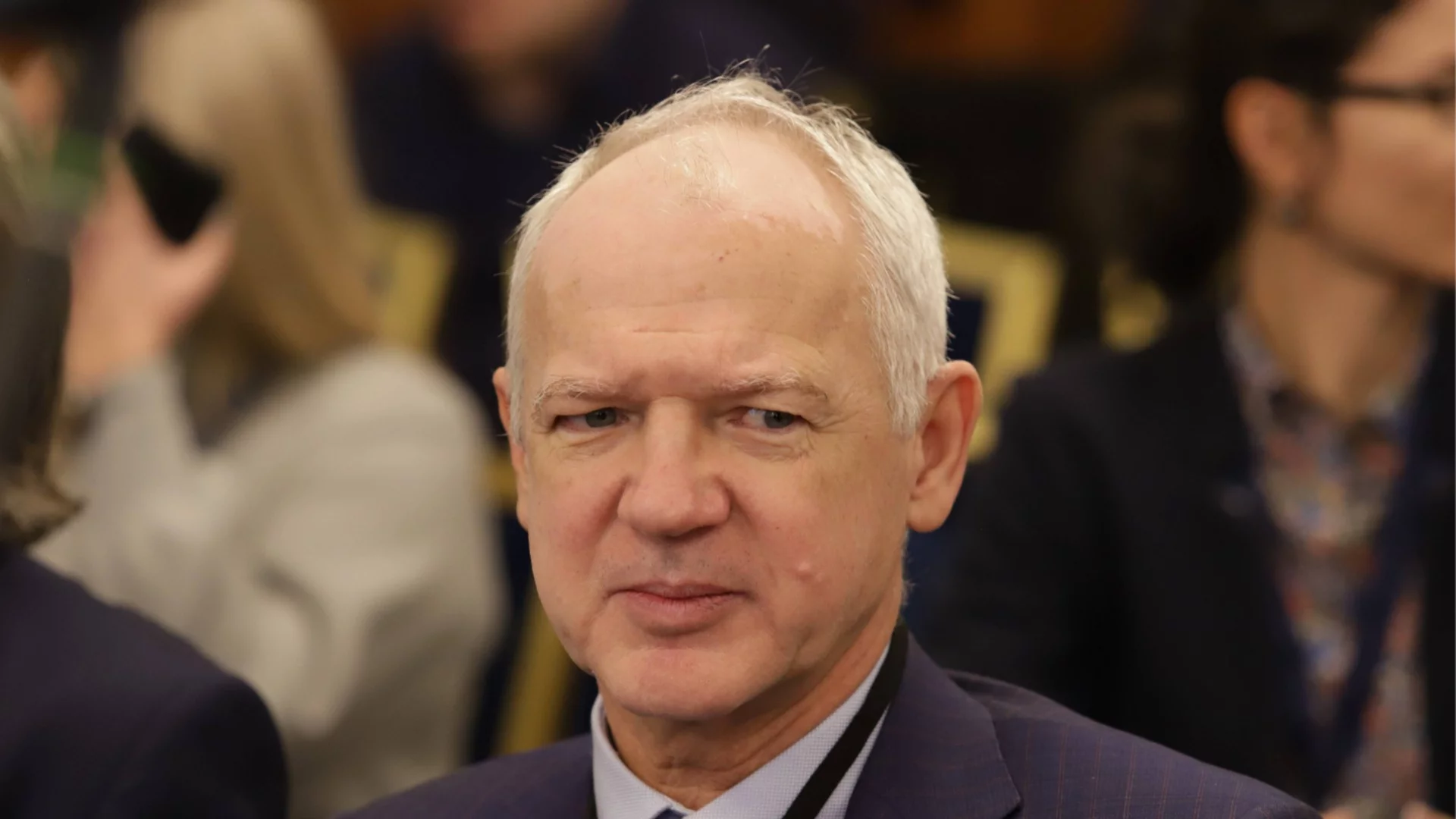 Васил Велев за бюджета: От години сме на шейна, която ни води към пропастта, сега се прави опит да се вземе завоят