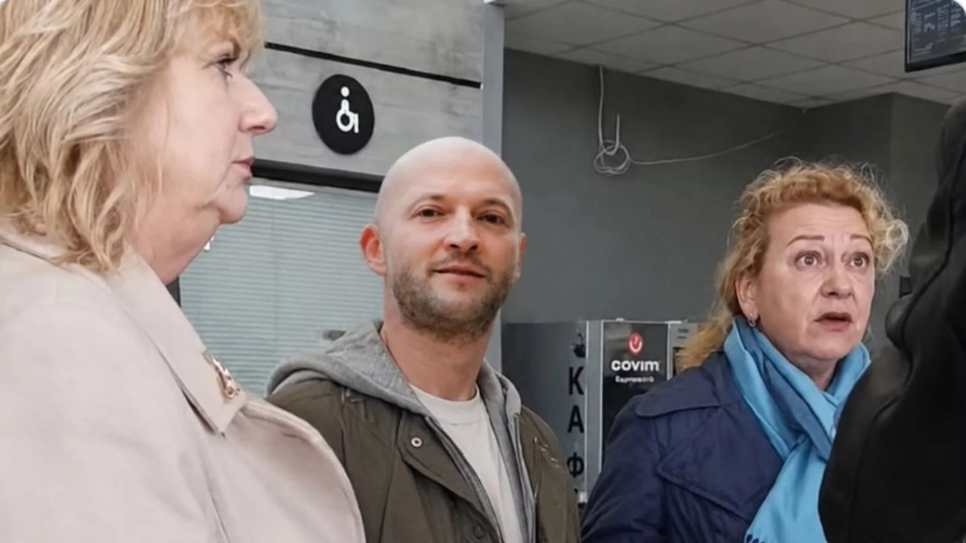 Потвърдено: "Възраждане" разпространява фейк СНИМКИ на Невзоров с лица, подкрепящи Украйна и бежанците