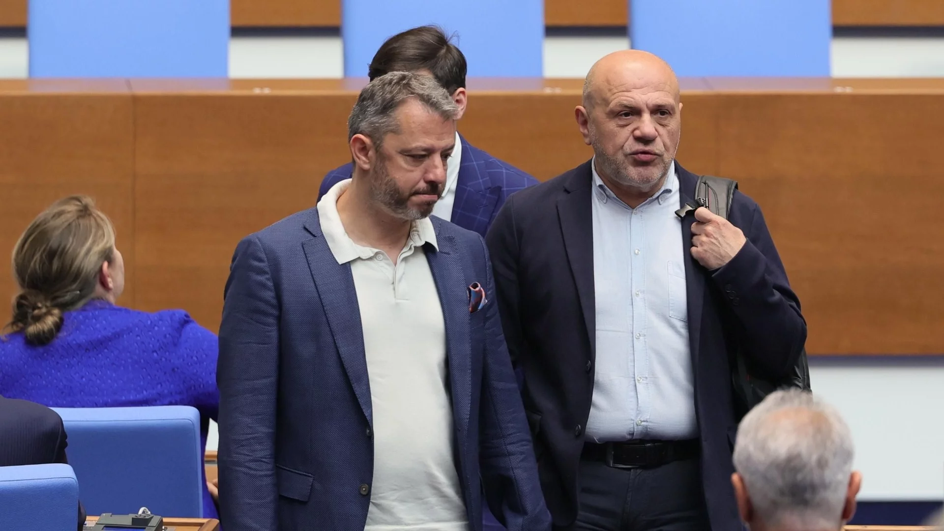 Делян Добрев официално е вън от политиката и парламента