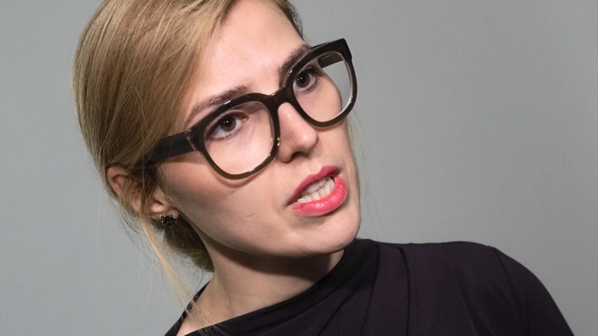 "Техният принос е безценен": Външната министърка с послание за жените в дипломацията (ВИДЕО)