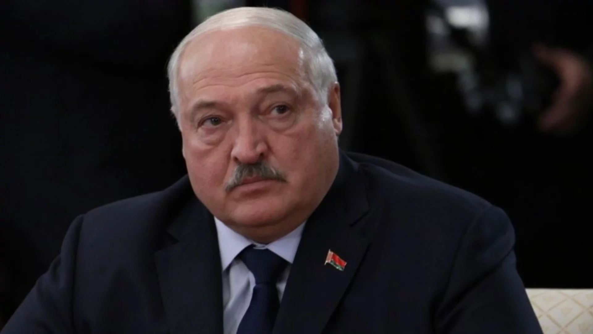 Лукашенко се гърчи пред губернатора на Московска област: Не искаме да воюваме с Украйна, но сме с Русия (ВИДЕО)