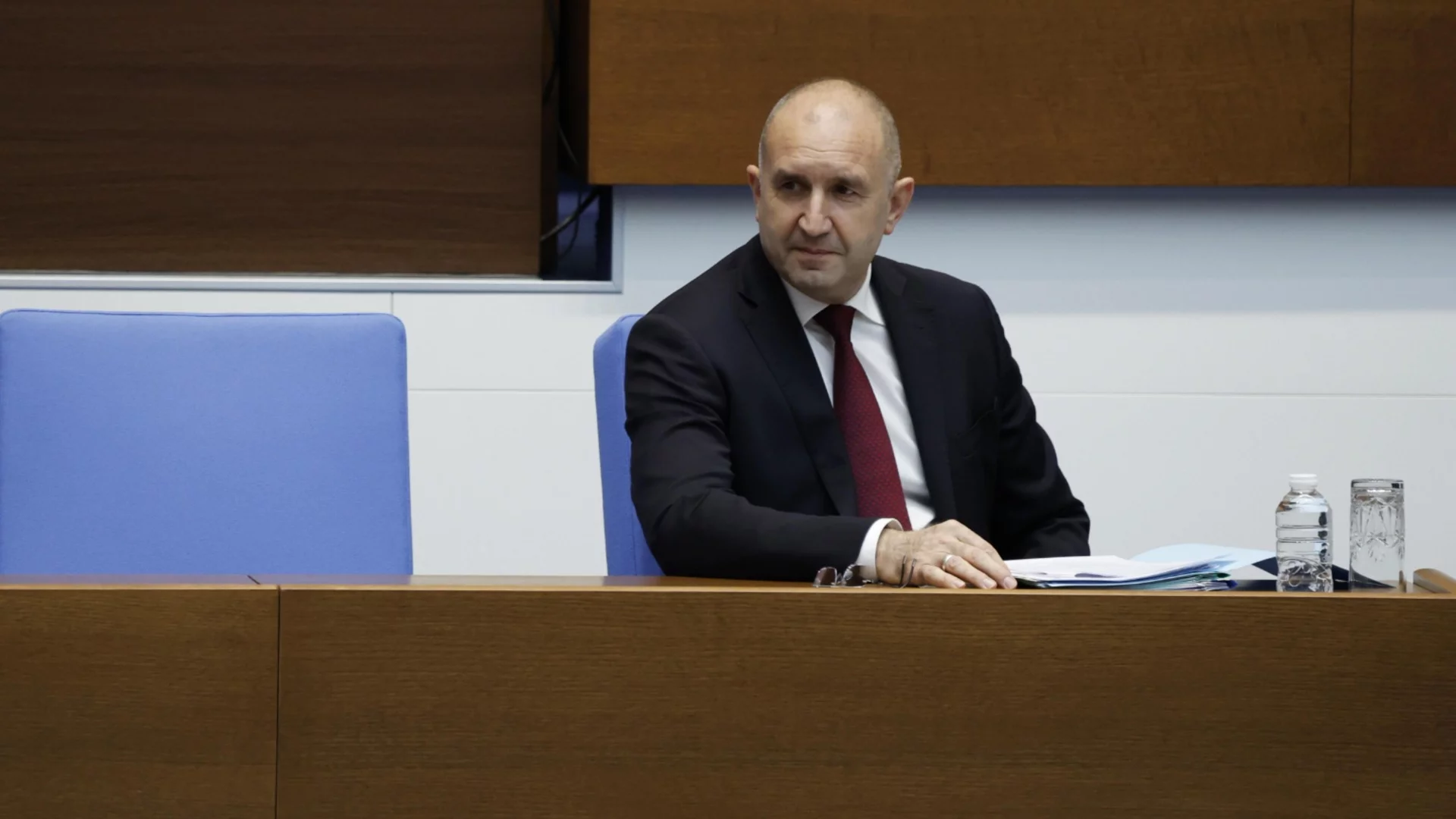 През 2019 г. Радев сам сезира КС срещу "данък втори дом", а сега го прокарва: Има решение, че е противоконституционен