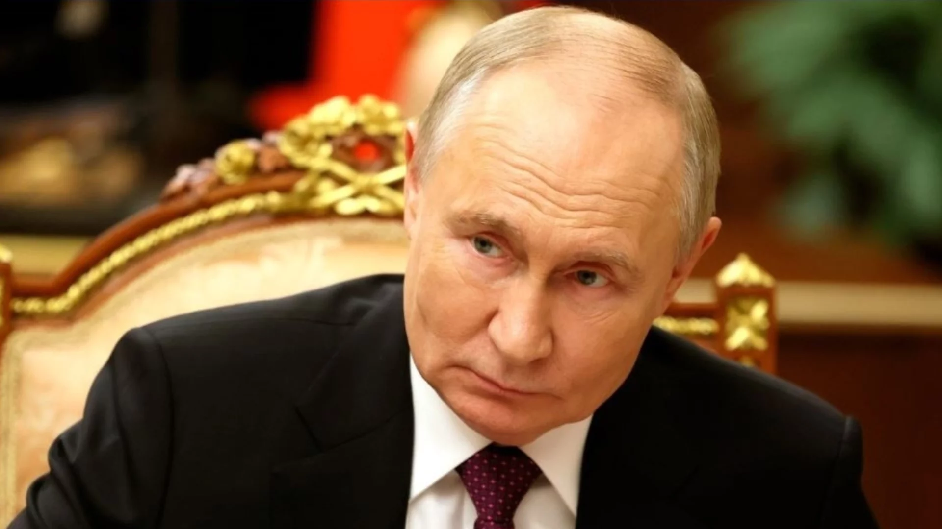 Путин си призна с половин уста, че бензинът е проблем, а Медведев дреме: Или силна Русия, или никаква (ВИДЕО)