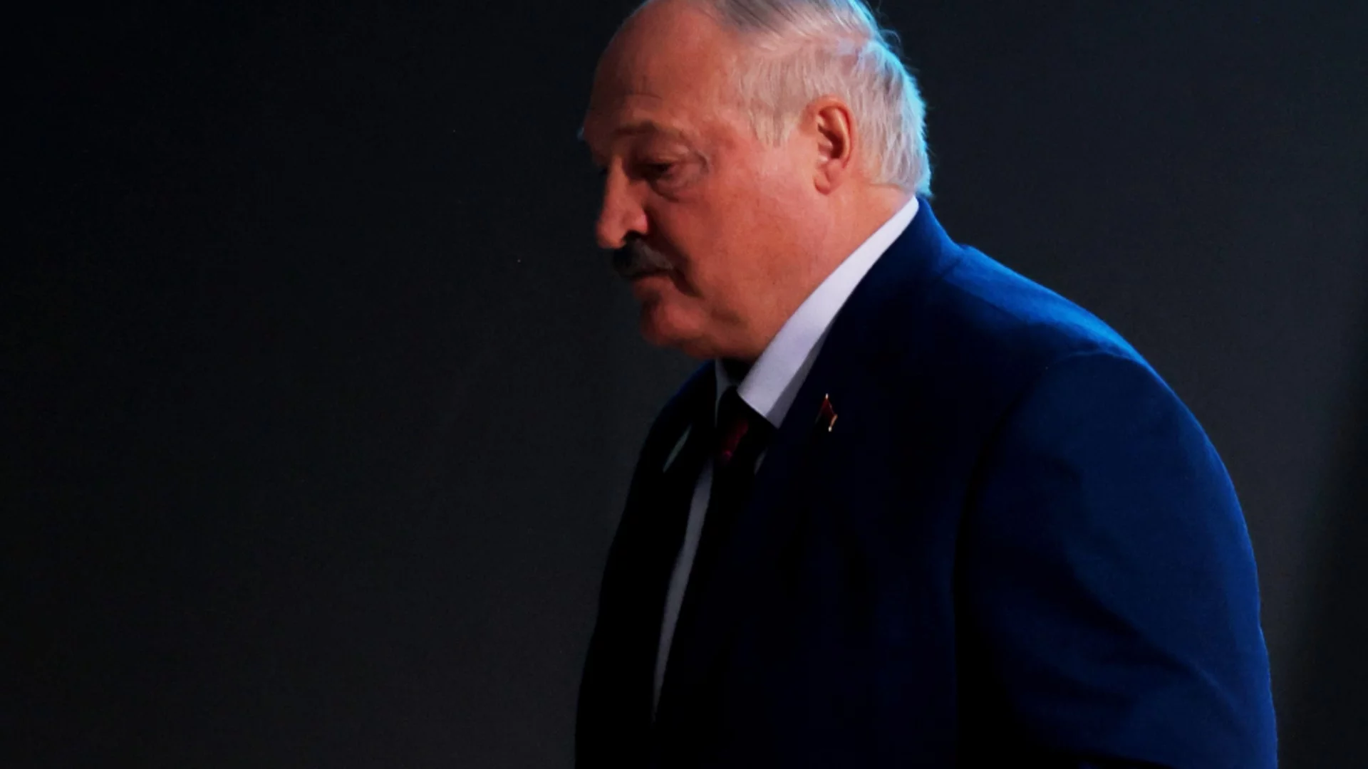 Бунт в беларуската армия, ако Минск нападне Украйна. Лукашенко все пак е изпълнил искането на Зеленски