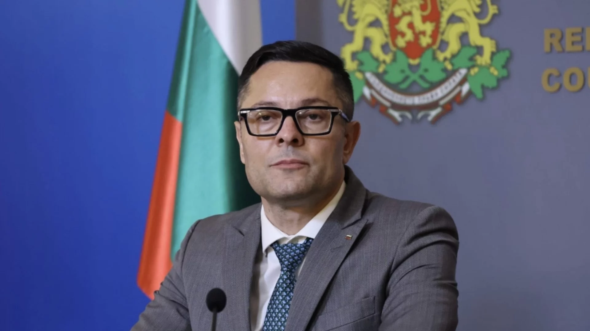 "Литаско" се разбраха с Радев: Развързват ръцете на "Лукойл Нефтохим" за нефт (ВИДЕО)