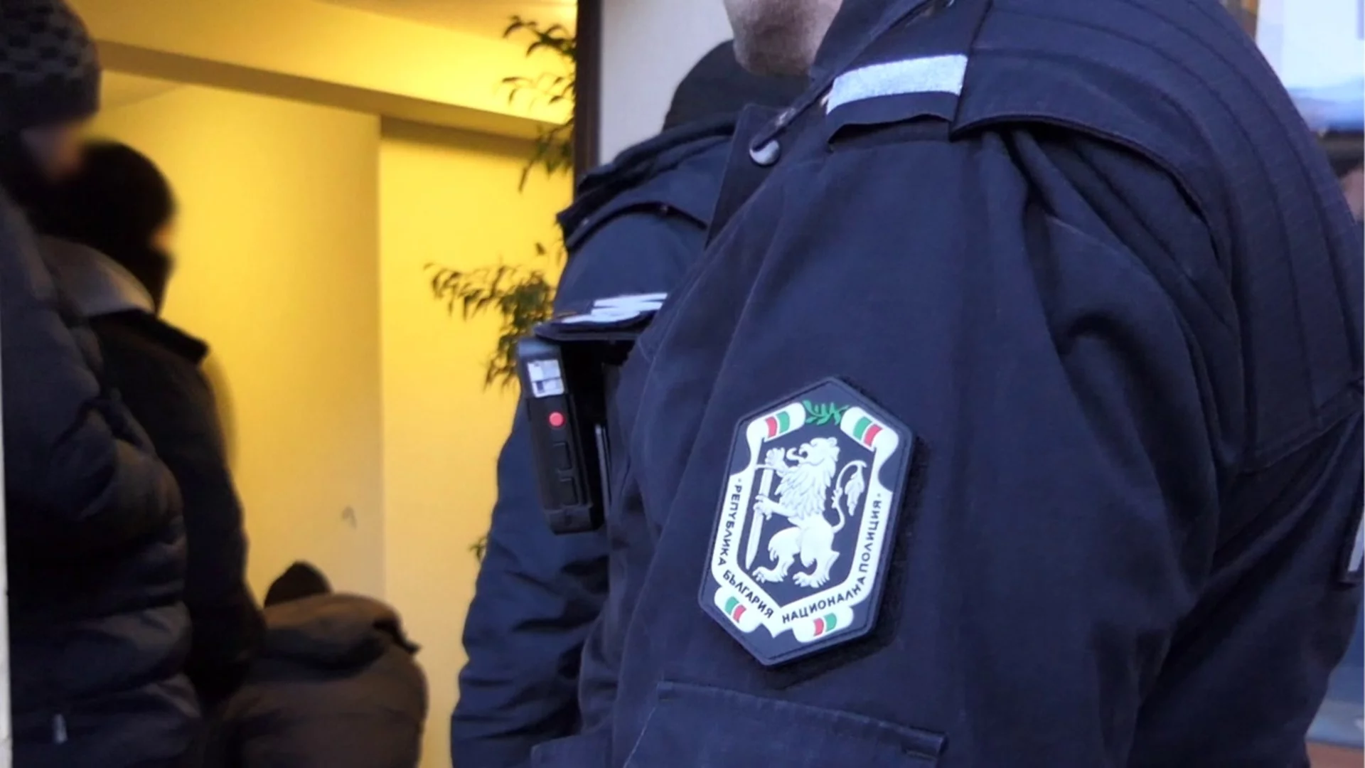 Полицаи спасиха тийнейджър от водите на река Марица край Огняново (ВИДЕО)