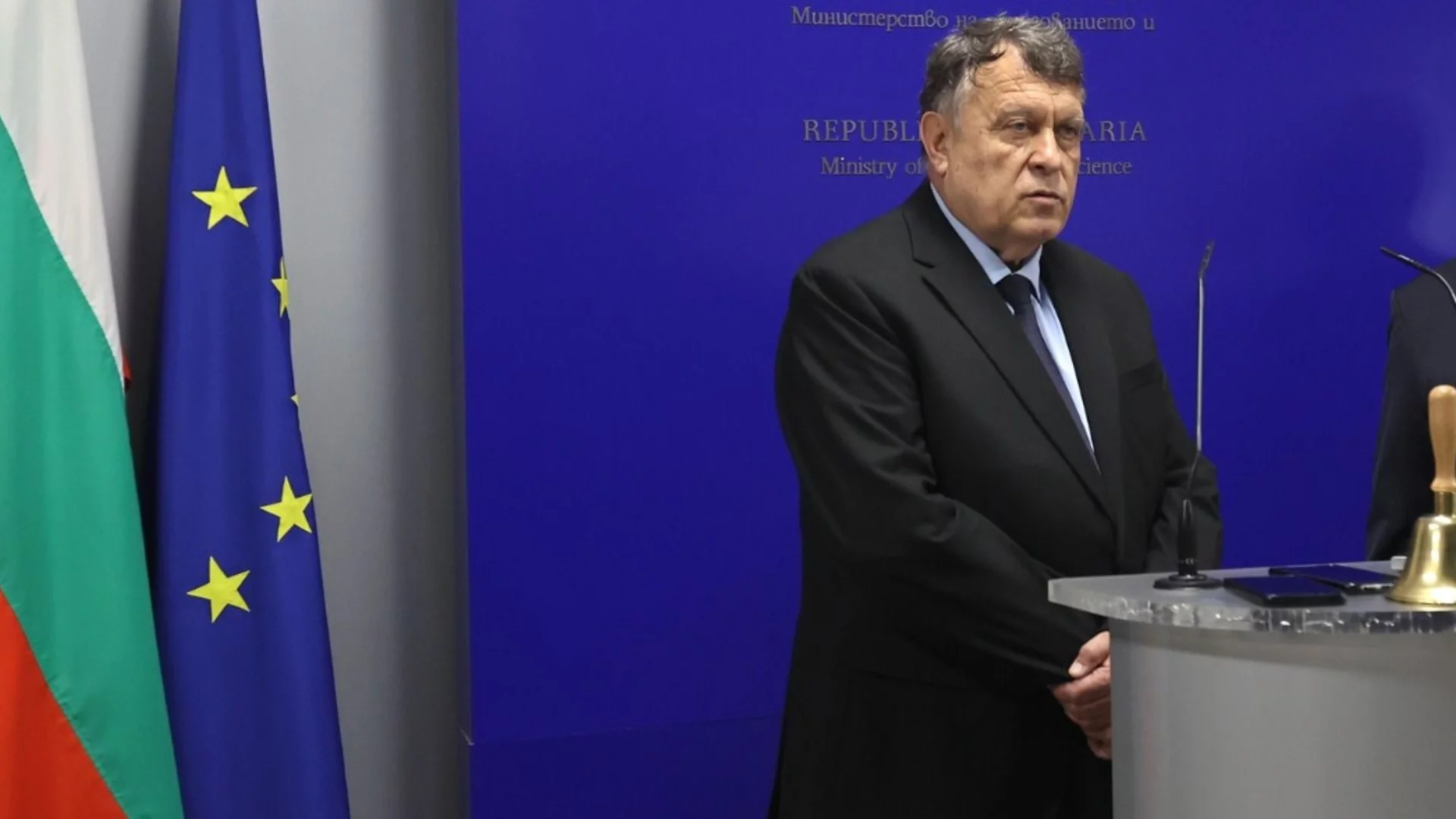 МОН: Семействата подкрепят преписването, готвят се промени в НВО в 4 и 10 клас