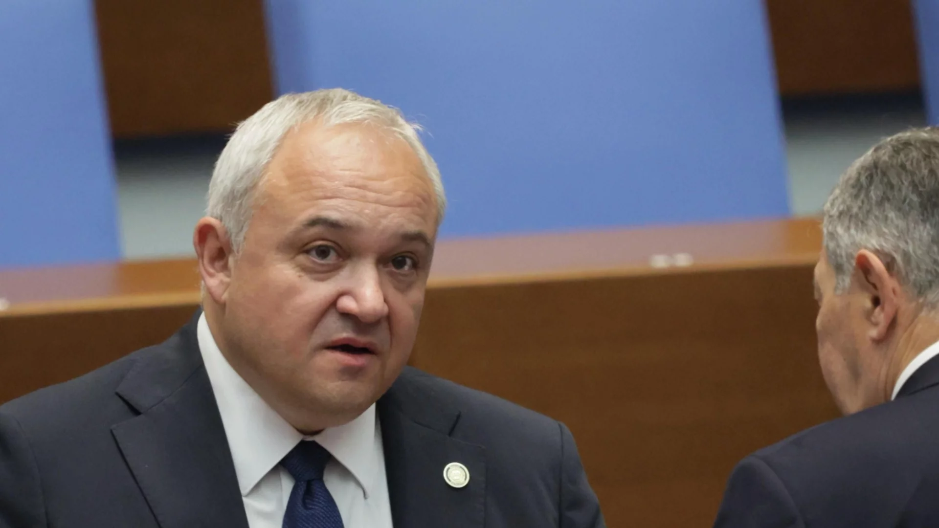 227 полета за 8 години: Десислава Атанасова и известен бизнесмен били в компанията на Пеевски