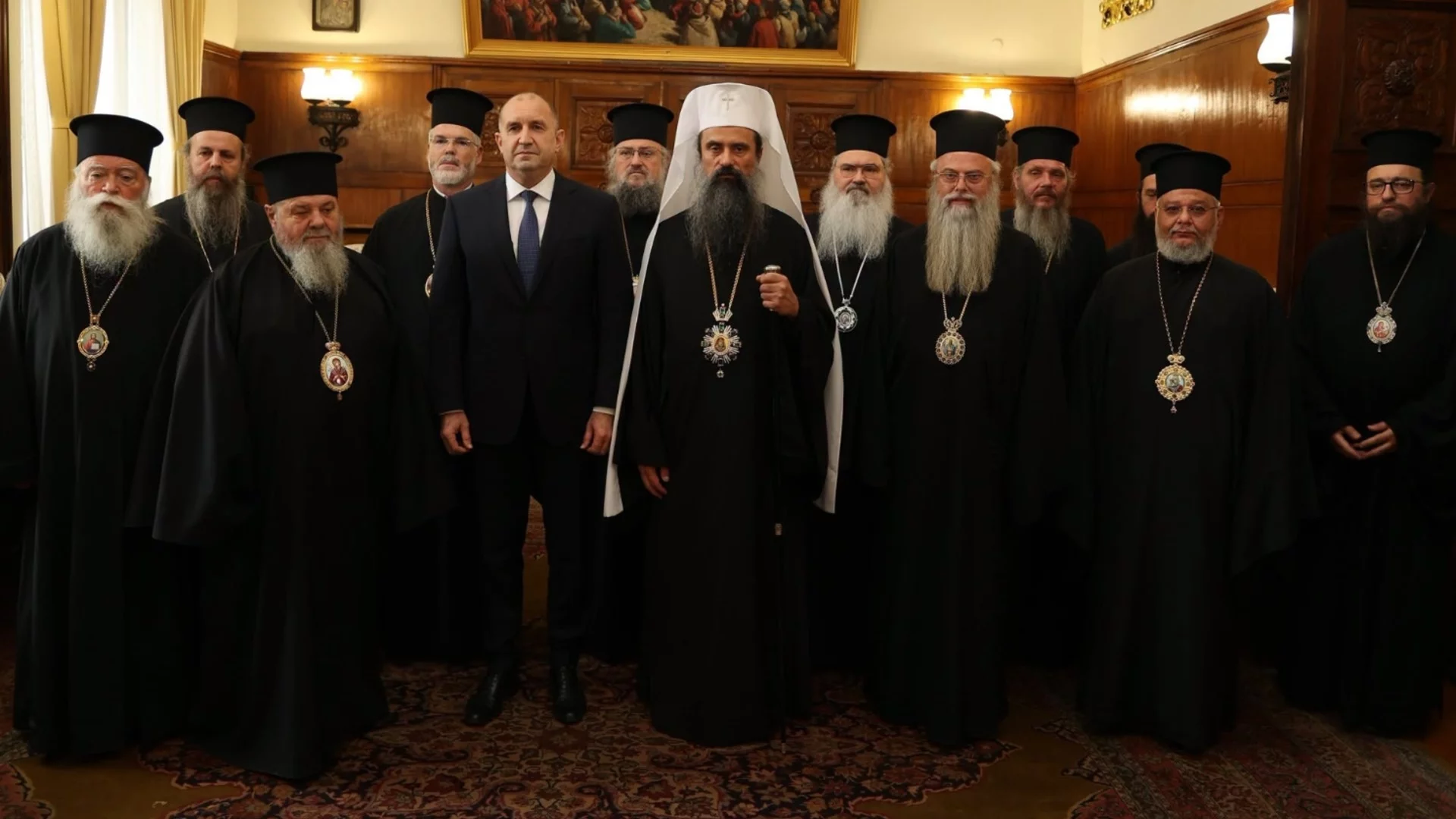 Радев потвърди: Учебниците по религия са готови