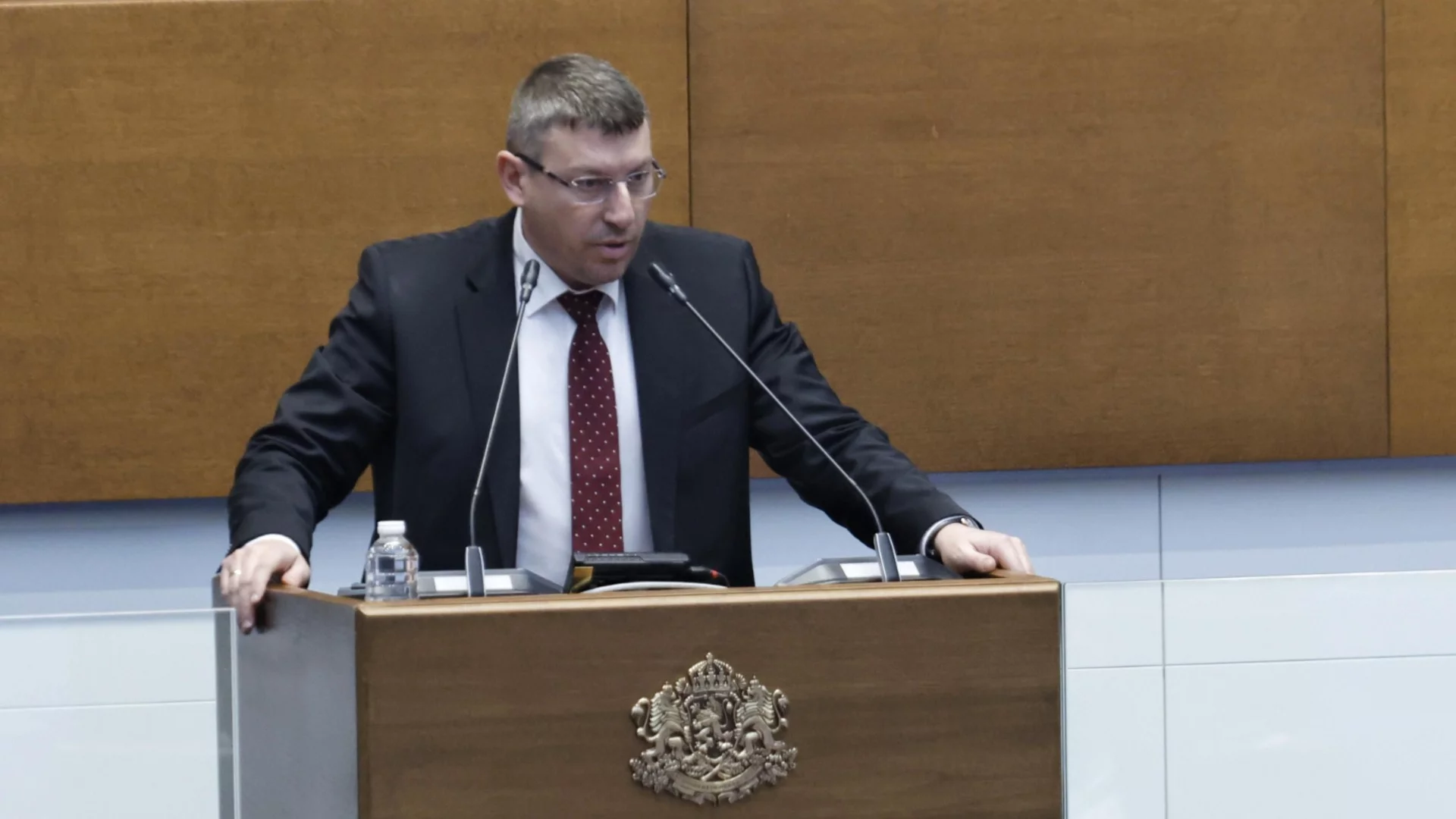 След смяната на Деньо Денев - кабинетът Радев махна и съпругата му от ВиК Холдинга