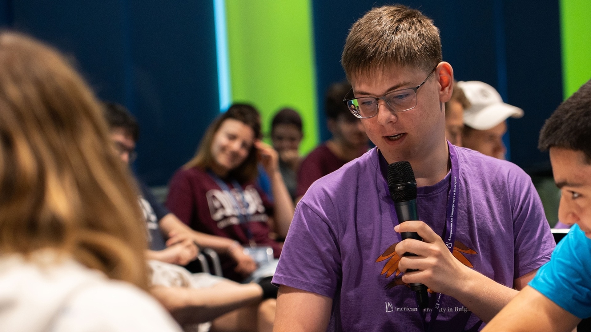 Устойчивото развитие през погледа на Gen Z: ученици и студенти работят по реални бизнес казуси от Yettel