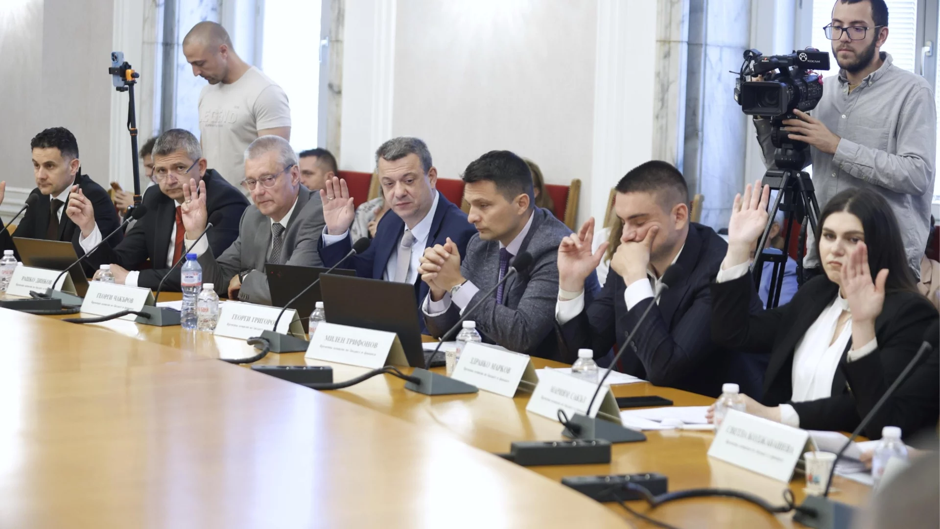 На комисия: Депутатите приеха държавния бюджет и разчетите за ДОО и НЗОК