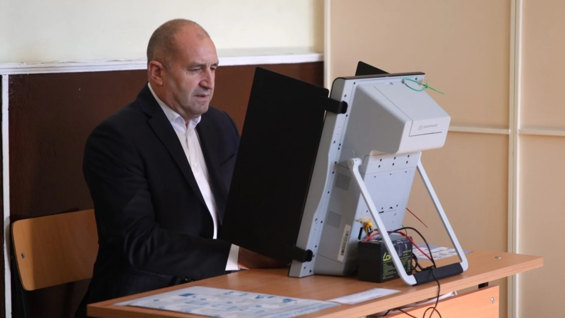 "Прогресивна България" ще отворят още веднъж Изборния кодекс, но след президентския вот