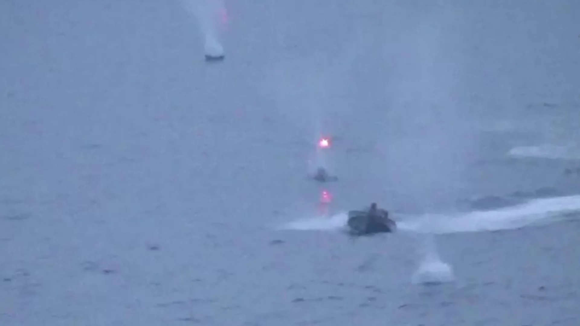 Показно: ВИДЕО как украински морски дрон удря руски танкер