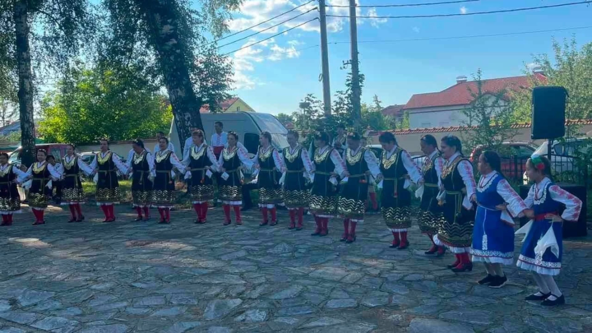 Традиционен събор в село до Самоков представи местните традиции