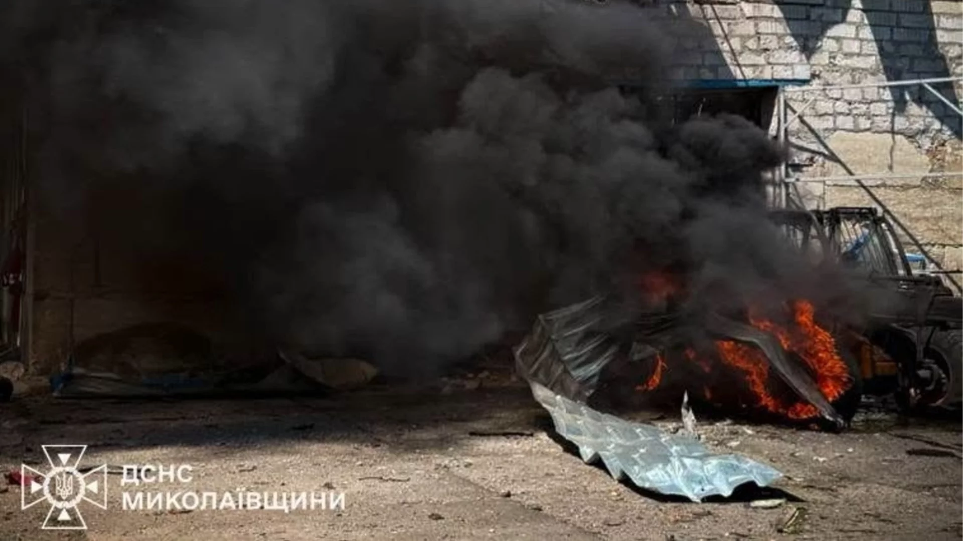 Управляеми бомби, ракети и дронове: Русия пак убива мирни украинци (ВИДЕО)