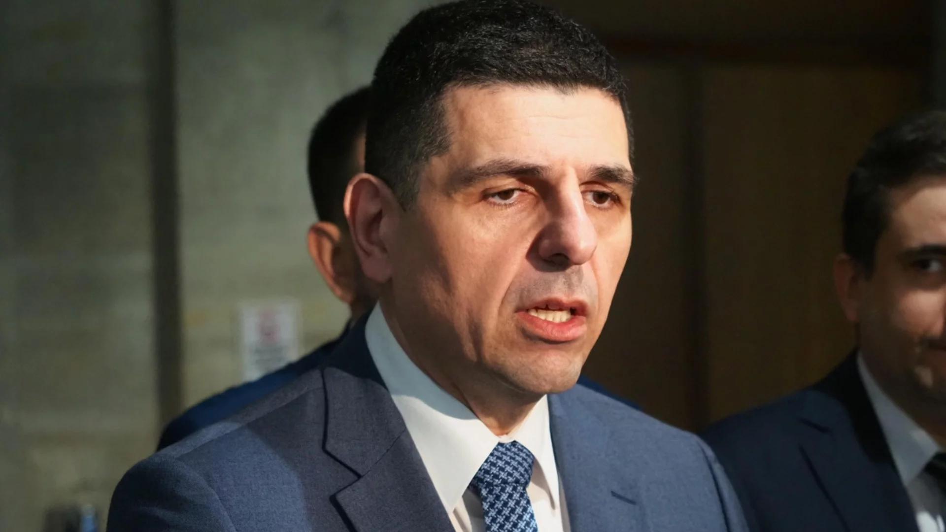 Край на мантинелите като вафли: ДБ иска партиите да се обединят срещу катастрофите (ВИДЕО)