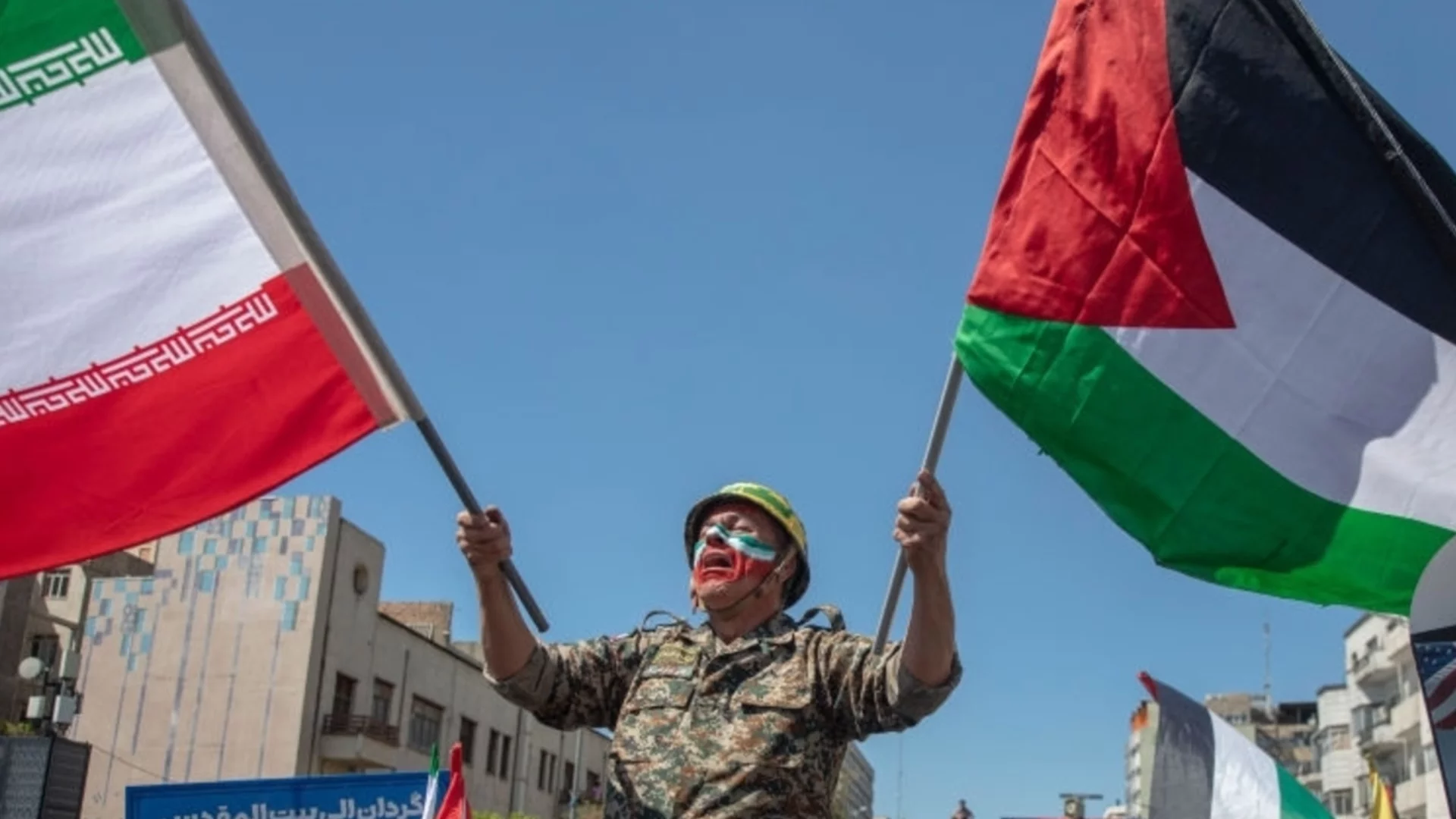 Не само Ормузкия проток: Иран заплаши да блокира още важни морски пътища