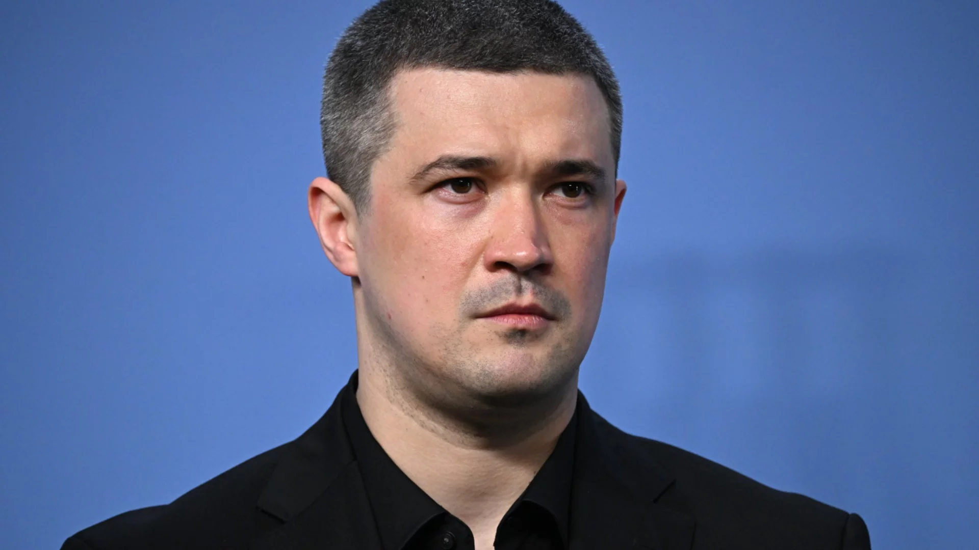 Уволнението на министър вдигна Киев на протест и разцепи армията на Зеленски