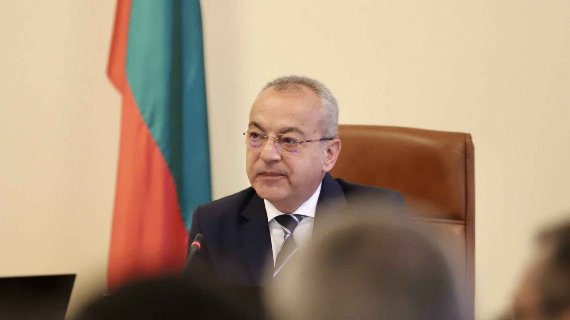 Гълъб Донев: Бюджетният дефицит може да премине под границата от 3 на сто през 2028 г.