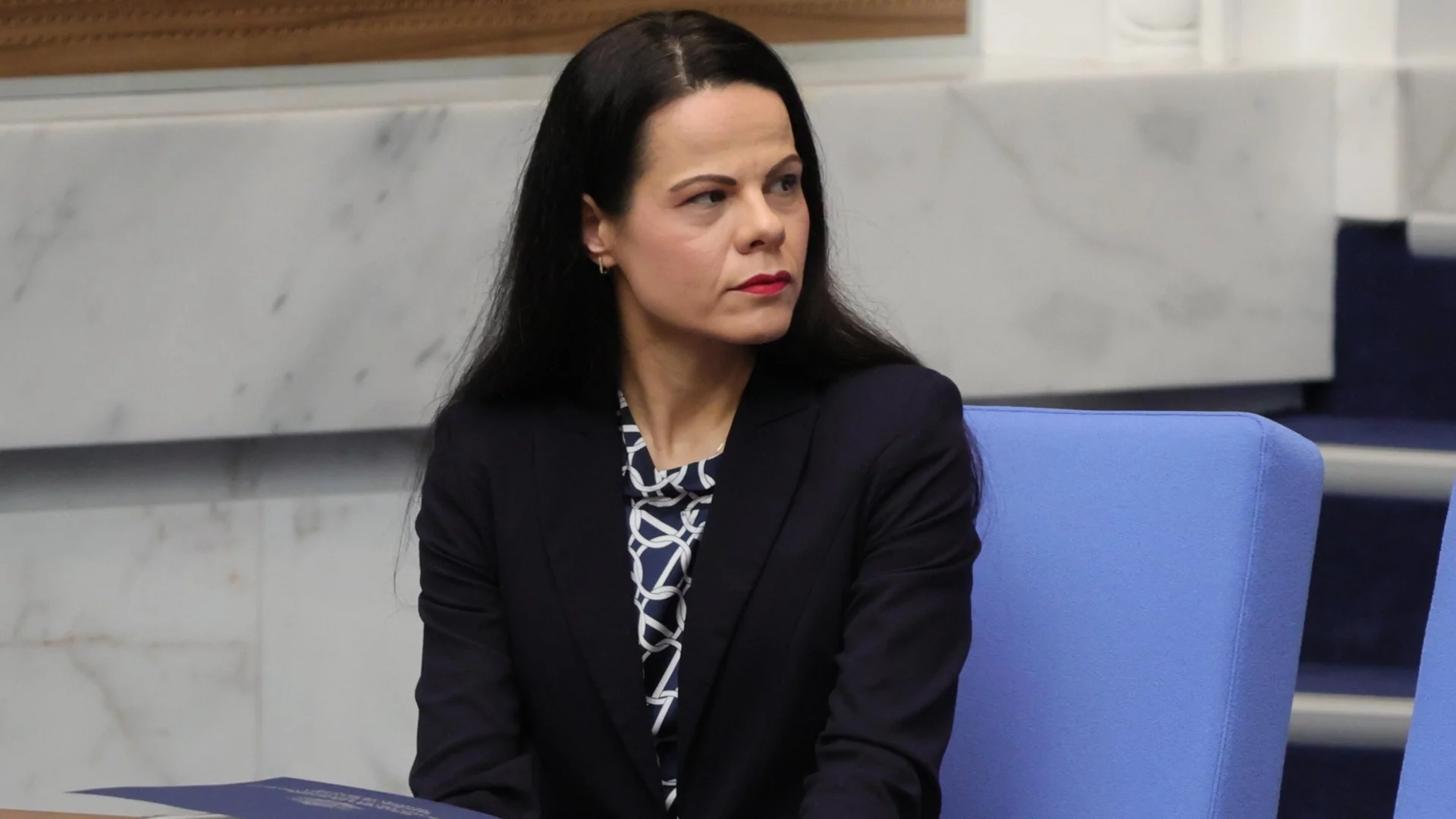 "Не може само държавните болници да правят търгове": МЗ изравнява условията за купуването на лекарства (ВИДЕО)