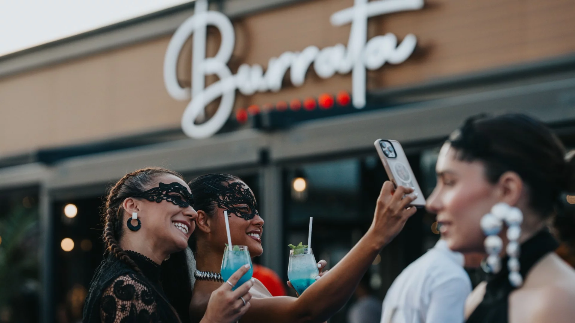 Burrata Fashion Show превърна пристанището на Варна в най-горещия подиум на лятото