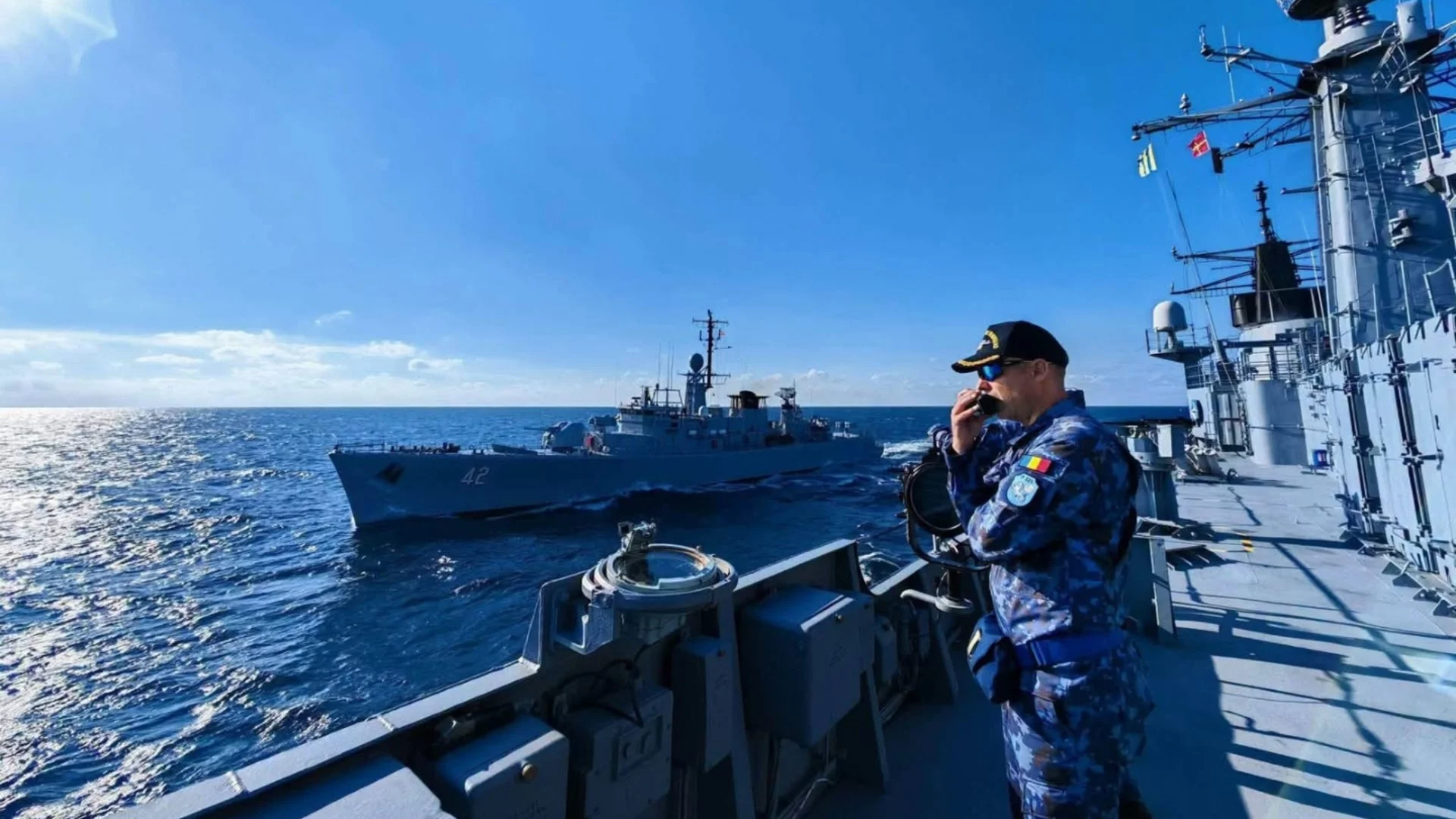 Пожар на борда на танкер в Черно море, Румъния обвини Русия и "незаконната ѝ война" (ВИДЕО)