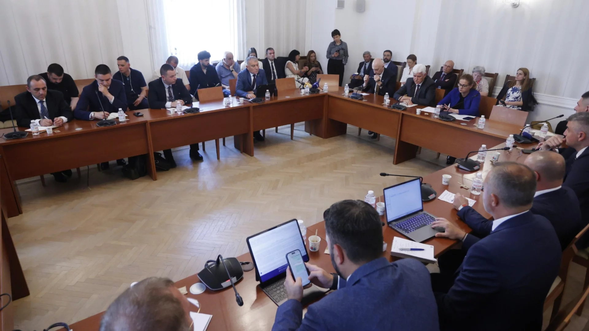 Извънредно заради американските самолети: Депутатите от Комисията по отбрана се събират