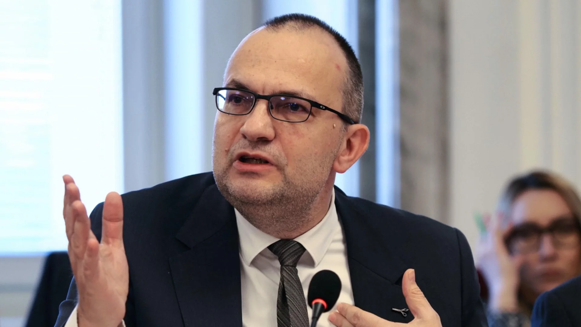"Изпускат питомното, догодина ще гонят дивото": Мартин Димитров за бюджетния дефицит