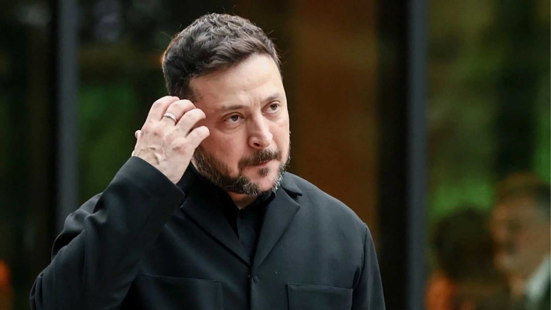 Мирни преговори или ескалация: Зеленски с разузнавателен доклад за двата лагера около Путин (ВИДЕО)