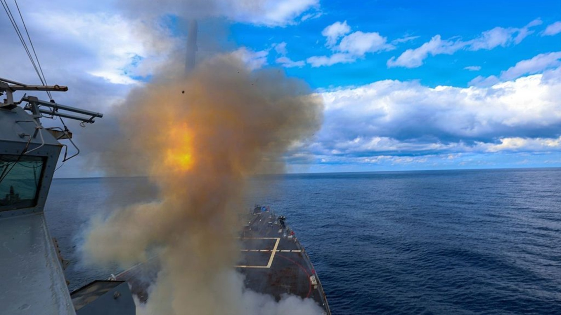 Над 1 трлн. долара военен бюджет мина в долната камара на САЩ въпреки бунта на демократите (ВИДЕО)