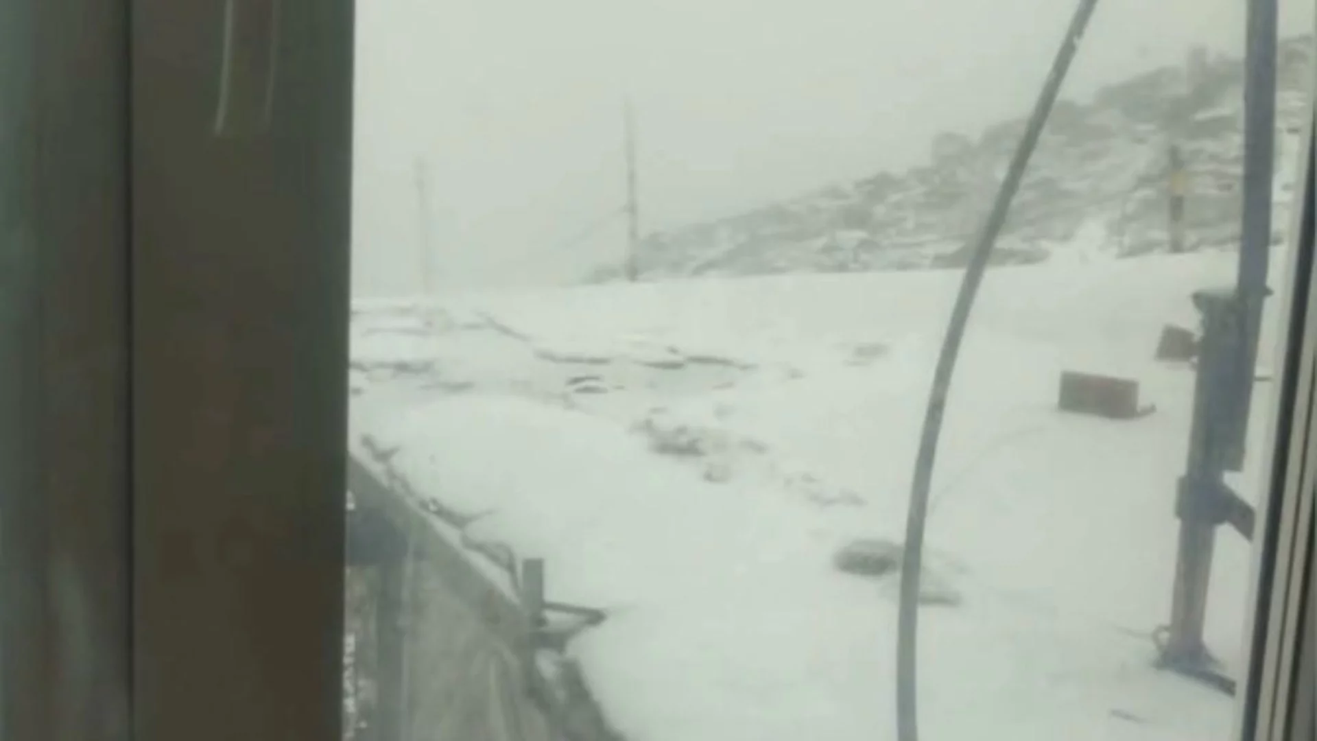 Сняг заваля в България през юли