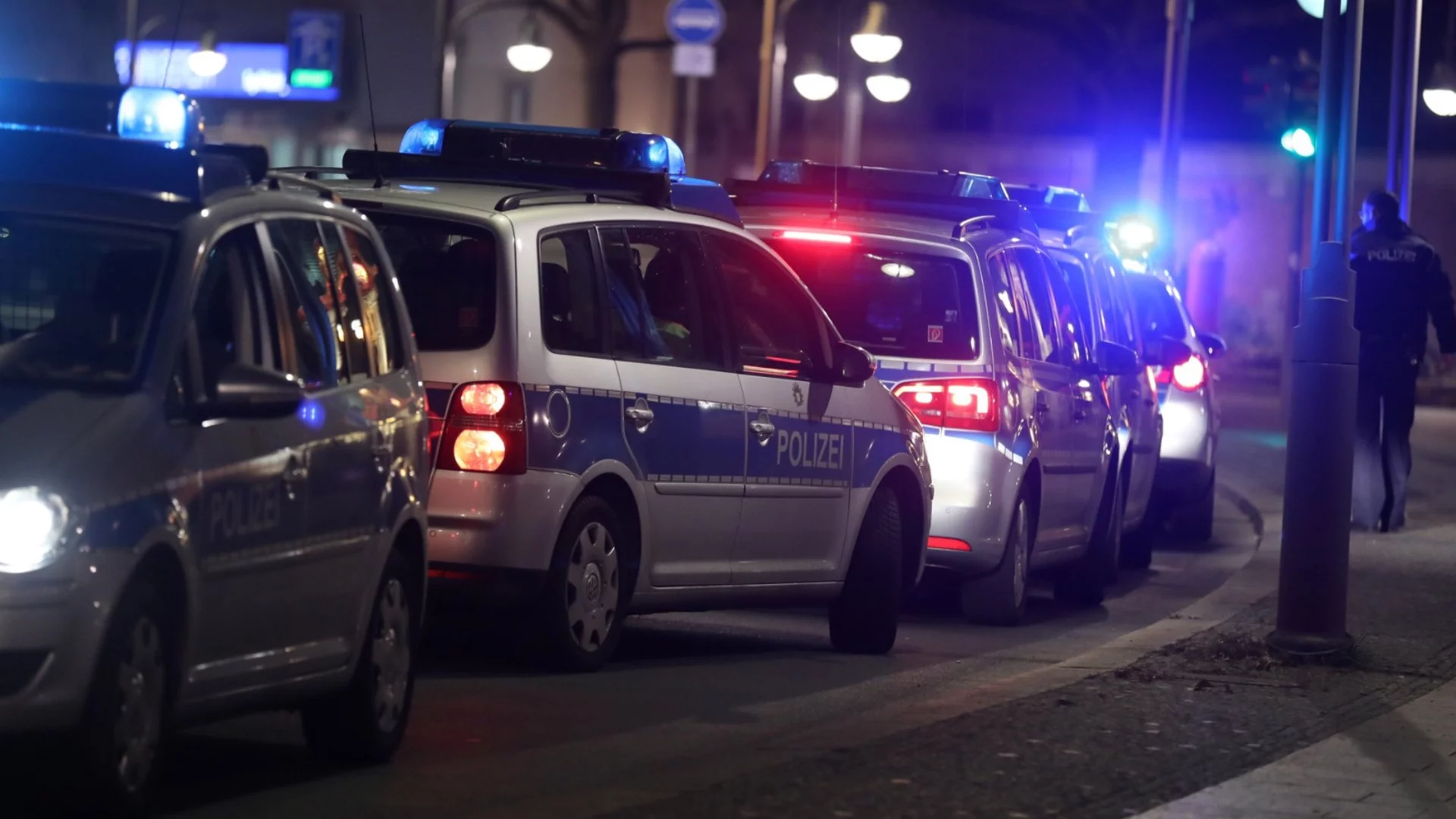 Автомобил се вряза в берлинския гей парад: Има загинал и много ранени
