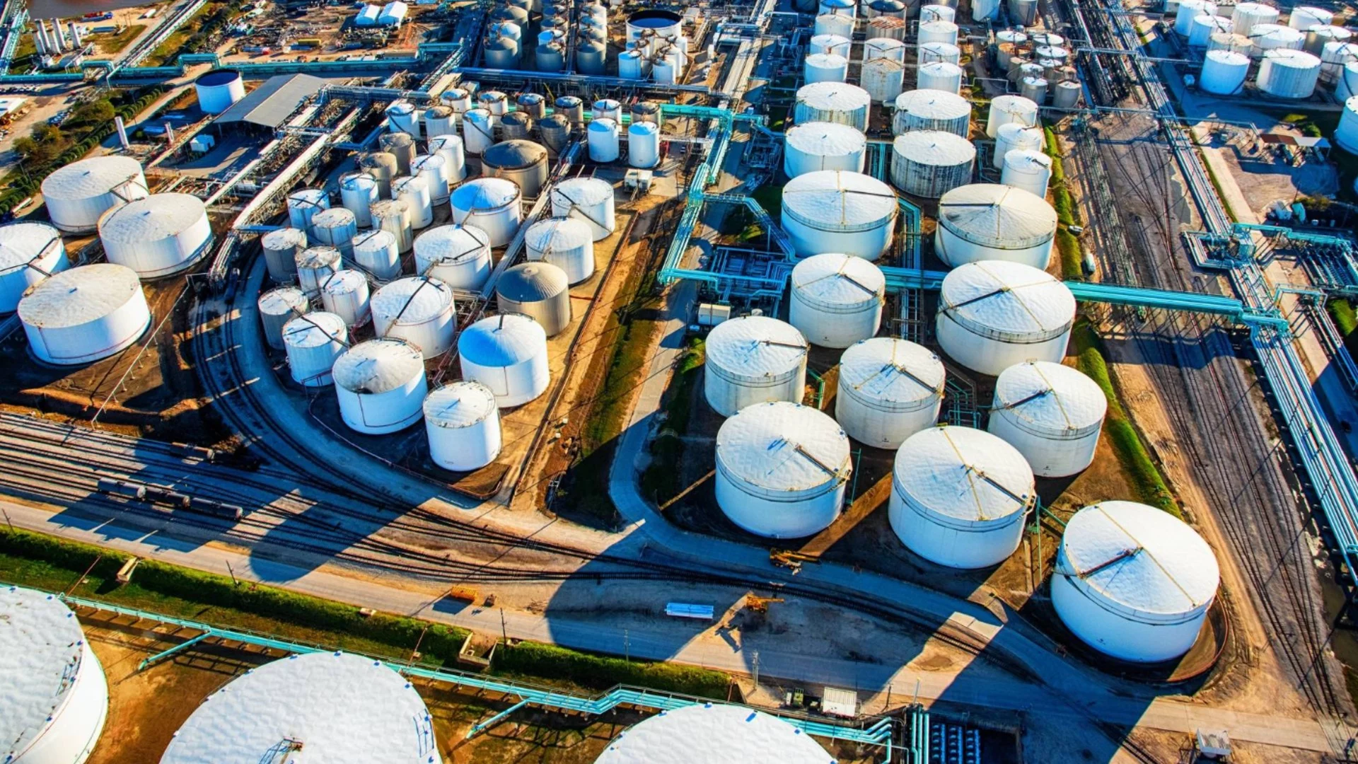 Европа няма да може да попълни газовите си хранилища до зимата
