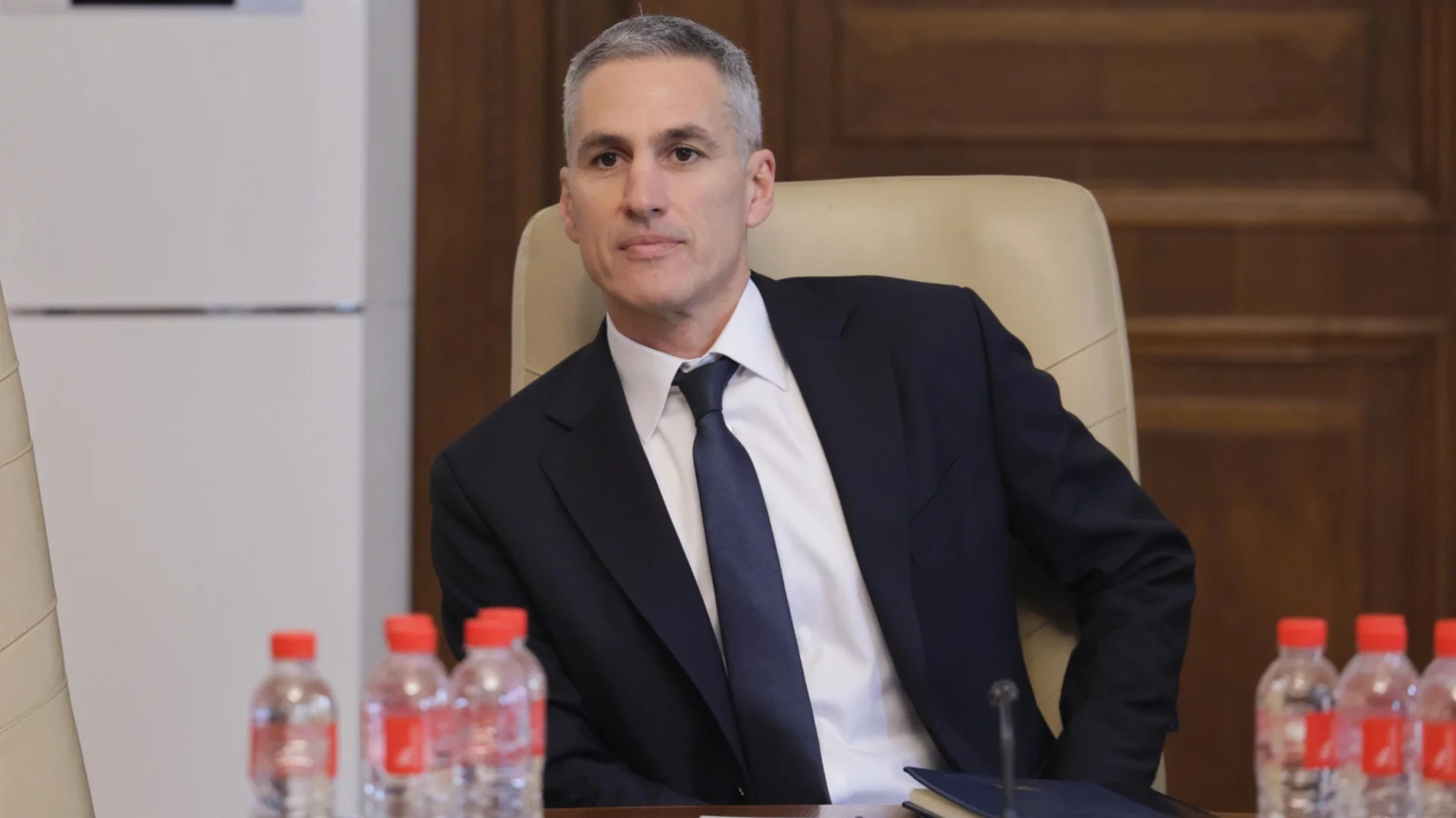 "Срещам очаквания у хората": Гюров отговори влиза ли в надпреварата за президент