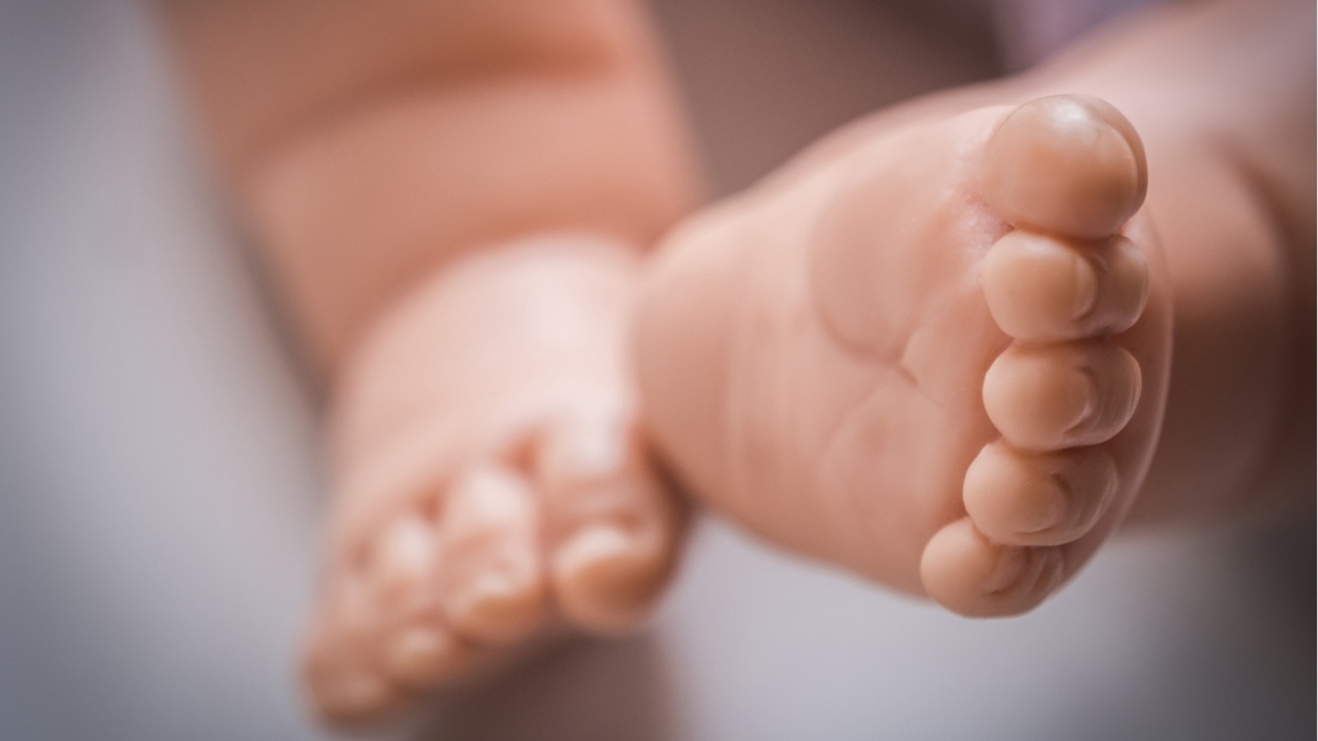 Жена на на 61 г. и съпругът ѝ на 71 г. станаха родители за първи път