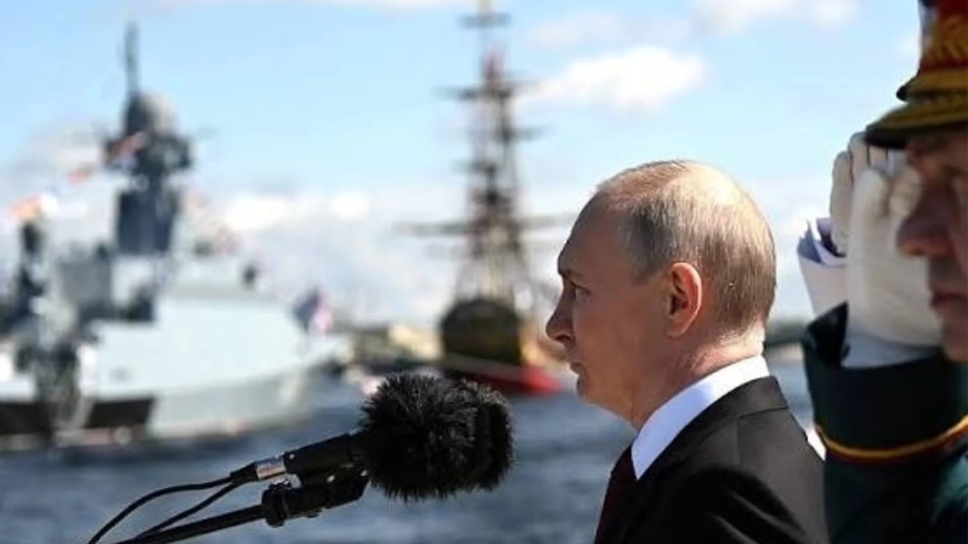 Путин проектира сила в морето на парад без кораби, сблъсък Украйна-Иран и голяма руска грешка в лятната офанзива (ОБЗОР - ВИДЕО)