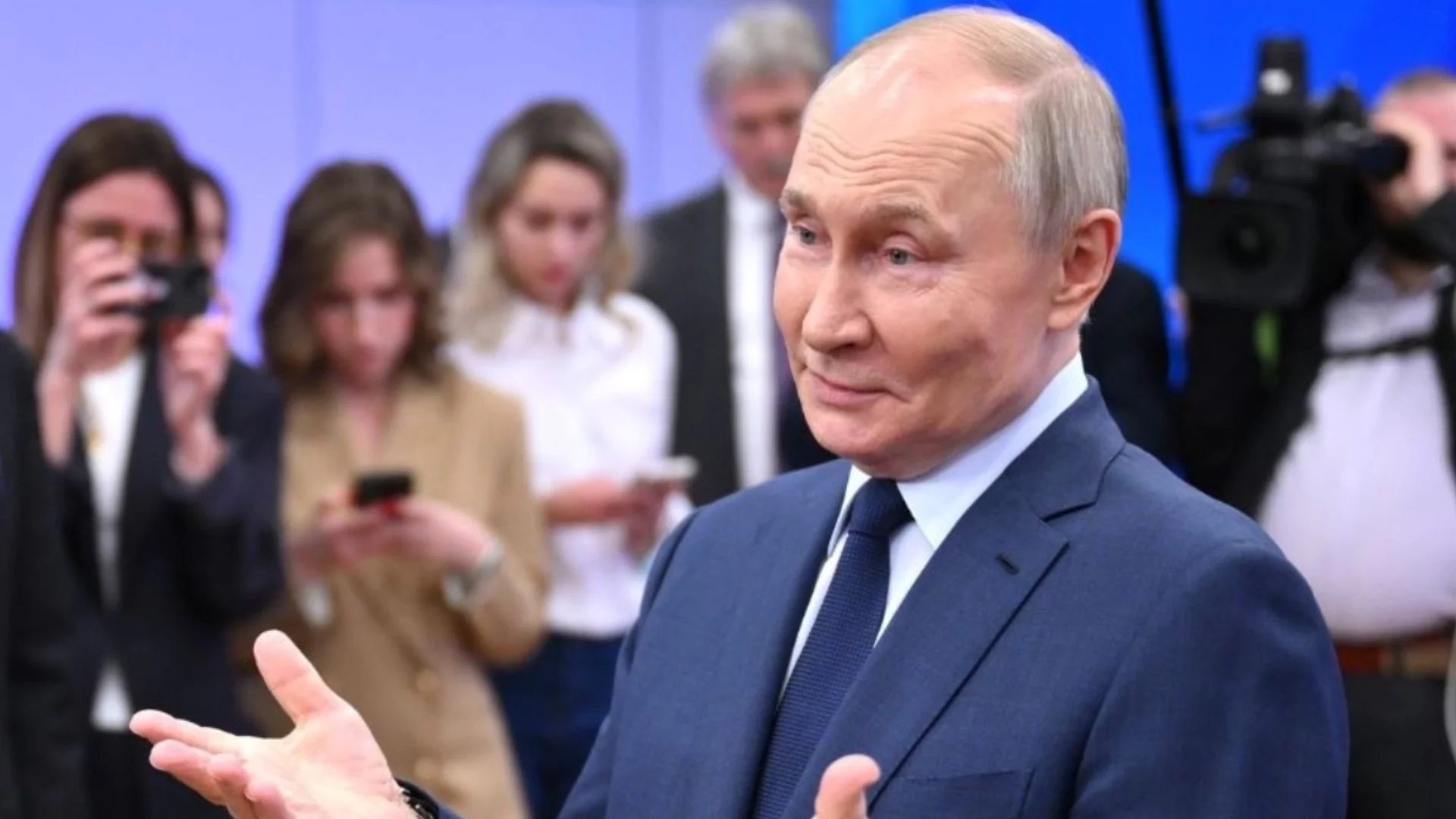 Партията на Путин последна в изборите за Думата: Перипетии в онлайн анкета на "Комерсант"