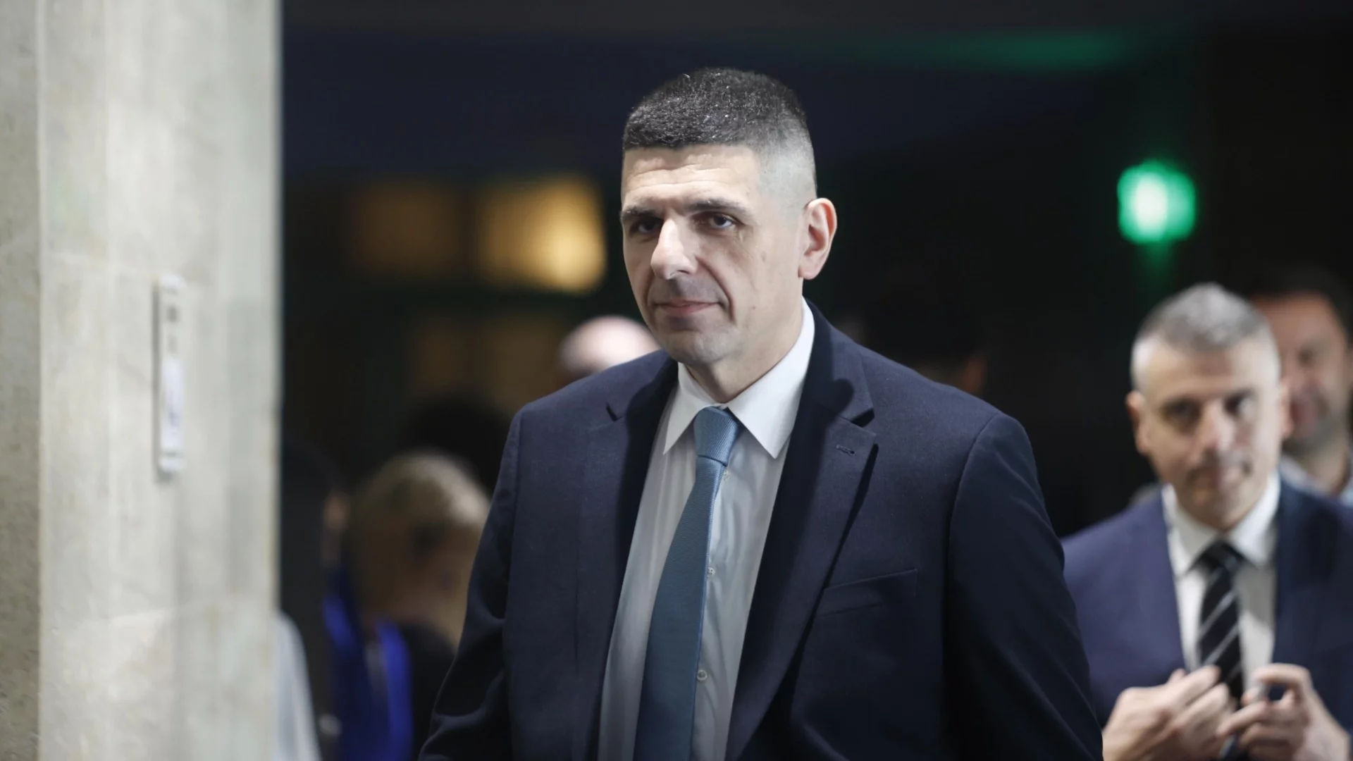 "Министерството да не превръща страната в гробище за съветски самолети"