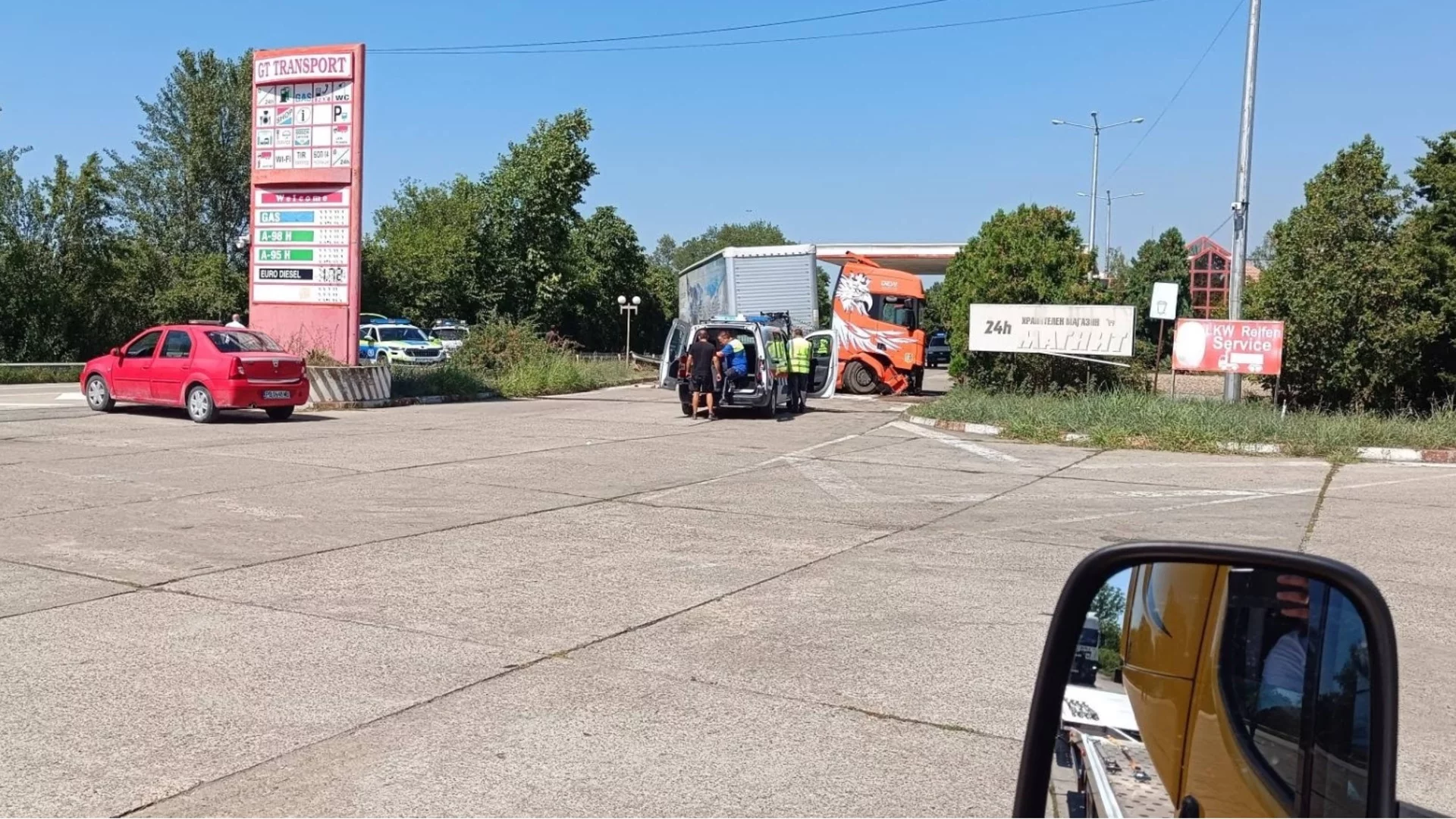 Млада жена загина при катастрофа между кола и камион
